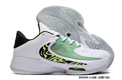 Giannis Antetokounmpo Young-010