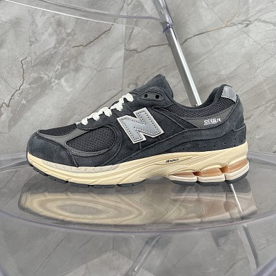 NB Shoes 2002-013