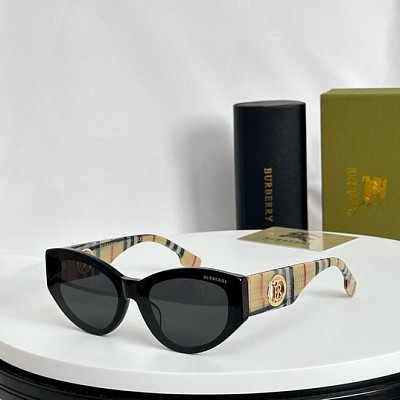 Burbery Glasses-225