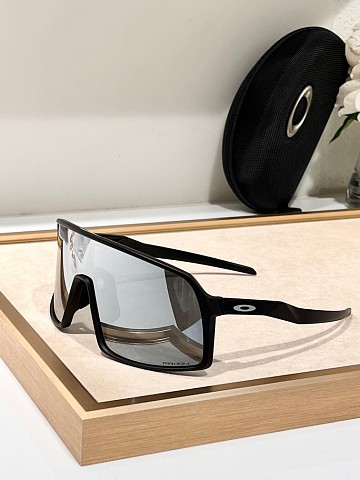 Oakle Glasses-005