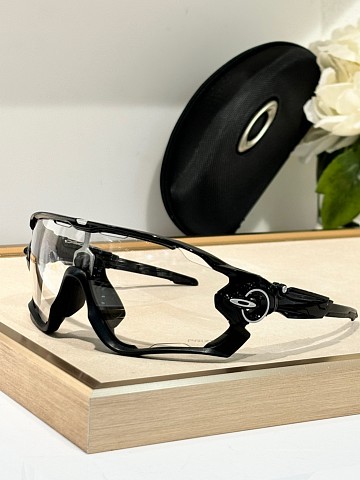 Oakle Glasses-013