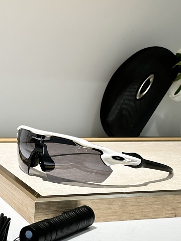 Oakle Glasses-053