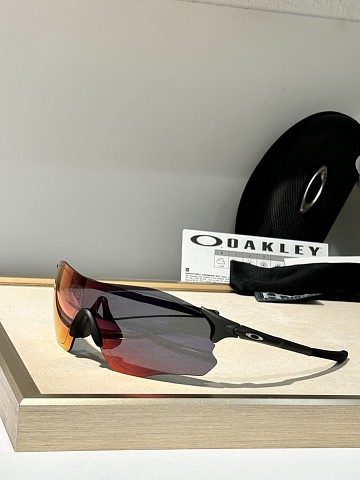 Oakle Glasses-056
